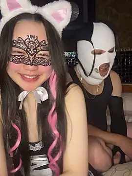 NENEandOJI online show from October 31, 2025, 2:13 pm