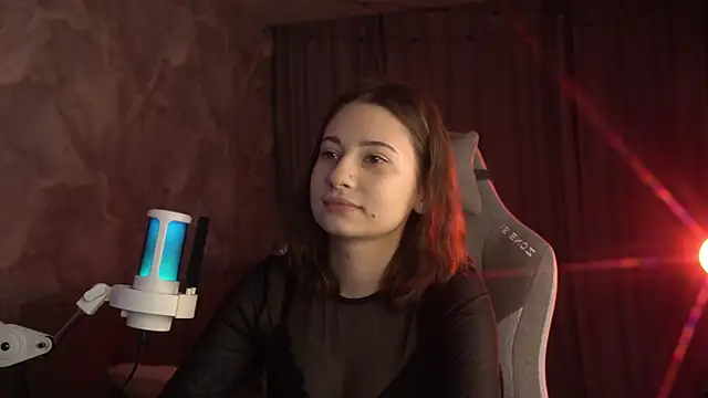 Snapshot of LumeNova chatting on February 23, 2026, 2:24 am LumeNova online show from February 23, 2026, 2:24 am