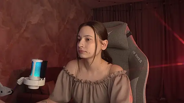 Snapshot of LumeNova chatting on March 30, 2026, 2:13 am LumeNova online show from March 30, 2026, 2:13 am