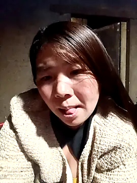 Snapshot of quynhkoolbae chatting on February 11, 2026, 12:38 pm quynhkoolbae online show from February 11, 2026, 12:38 pm