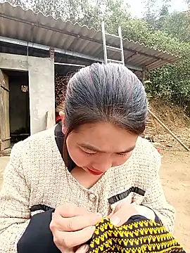 quynhkoolbae online show from January 19, 2026, 1:42 am