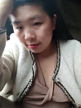 quynhkoolbae online show from April 30, 2026, 7:59 am