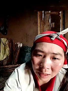 Snapshot of quynhkoolbae chatting on February 5, 2026, 8:43 am quynhkoolbae online show from February 5, 2026, 8:43 am