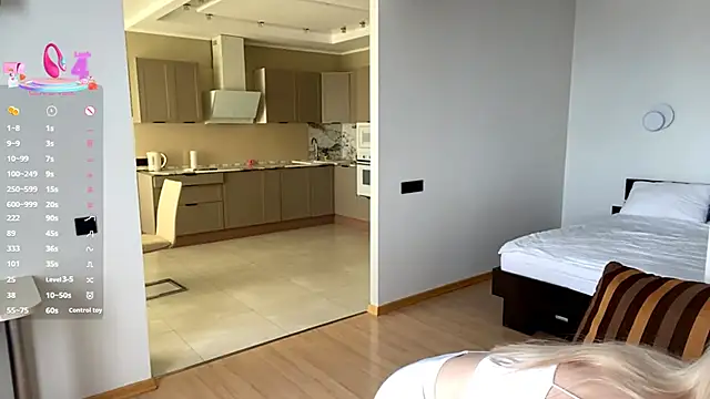 DestinyTurner online show from October 12, 2025, 8:16 am