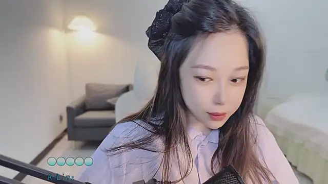 Maymay  online show from October 18, 2025, 11:07 pm