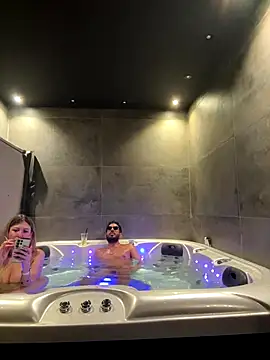 husbandandwifetobe online show from October 1, 2025, 1:00 am