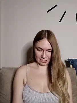 KisaVixen online show from April 28, 2026, 8:13 pm