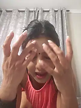 Indian GlowingMiax online show from November 14, 2025, 5:44 am