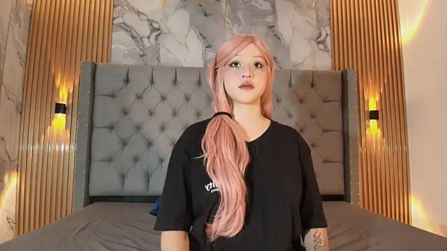 Suxan White  online show from September 28, 2025, 12:12 pm