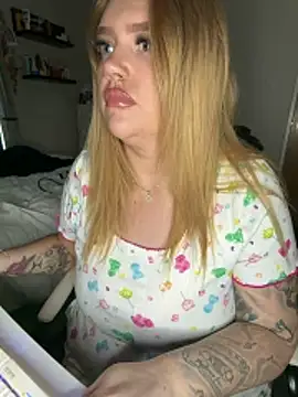 Snapshot of MysteriousMylaX chatting on April 6, 2026, 6:09 pm MysteriousMylaX online show from April 6, 2026, 6:09 pm