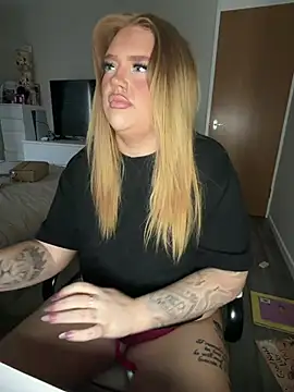 Snapshot of MysteriousMylaX chatting on April 9, 2026, 2:01 pm MysteriousMylaX online show from April 9, 2026, 2:01 pm