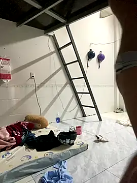 linh21107 online show from September 25, 2025, 10:32 am