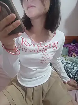 linda bae00 online show from July 28, 2026, 11:37 pm