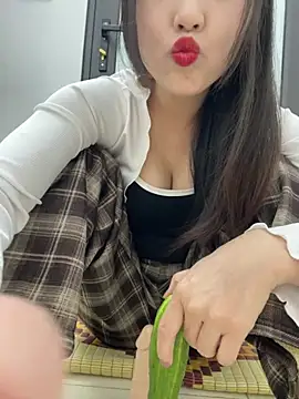 Snapshot of Dieknr chatting on February 9, 2026, 2:31 am Dieknr online show from February 9, 2026, 2:31 am