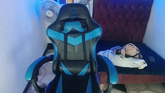 alison moon7 online show from October 1, 2025, 11:14 am