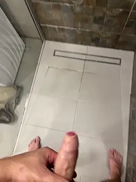 Snapshot of MrZli chatting on October 22, 2025, 5:45 pm MrZli online show from October 22, 2025, 5:45 pm