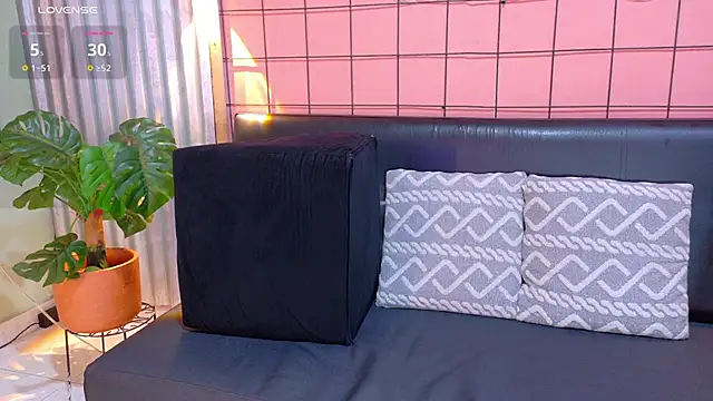 Daiisy kiss online show from November 16, 2025, 1:43 am