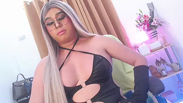 miss ashly  online show from September 22, 2025, 5:08 pm