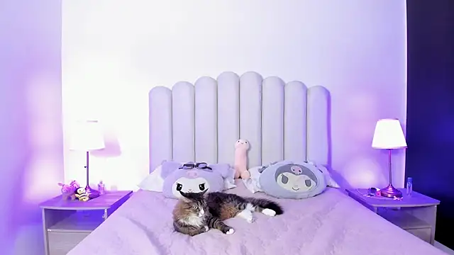 Snapshot of SofieBunnie chatting on October 17, 2025, 10:11 pm SofieBunnie online show from October 17, 2025, 10:11 pm