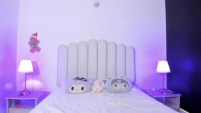 SofieBunnie online show from March 6, 2026, 11:00 pm