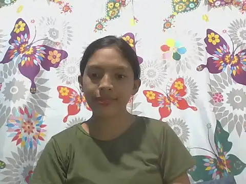 Snapshot of preggymom19 chatting on September 21, 2025, 2:39 am preggymom19 online show from September 21, 2025, 2:39 am