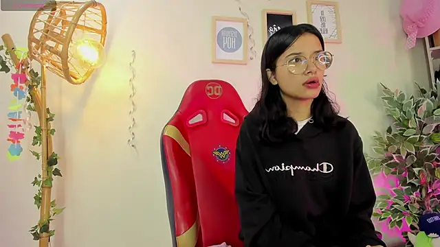 Lana Dreams  online show from September 18, 2025, 1:36 pm