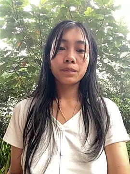 EmLy02 online show from October 16, 2025, 12:41 am