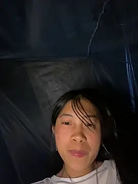 EmLy02 online show from November 22, 2025, 11:31 am