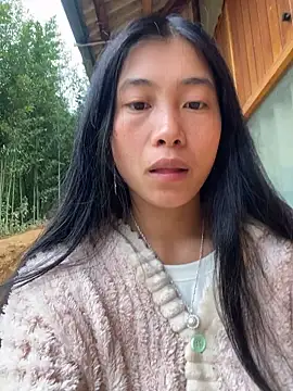 EmLy02 online show from November 24, 2025, 12:32 am