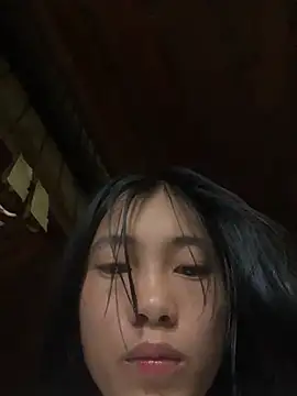 EmLy02 online show from May 7, 2026, 1:54 am