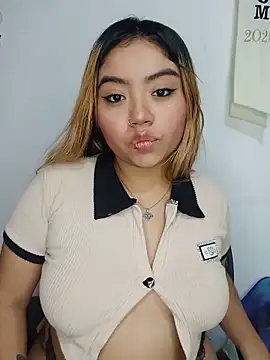 Emily  Hott online show from June 4, 2026, 8:57 pm