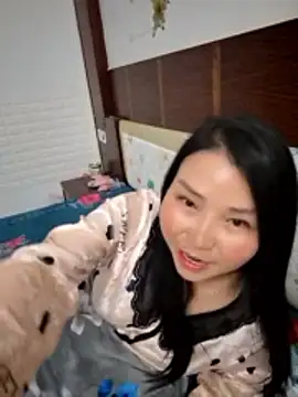 lingling5200 online show from March 8, 2026, 1:14 pm