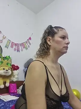 Snapshot of Nina_vallon chatting on May 11, 2026, 10:38 am Nina vallon online show from May 11, 2026, 10:38 am