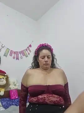 Snapshot of Nina_vallon chatting on April 7, 2026, 10:28 am Nina vallon online show from April 7, 2026, 10:28 am