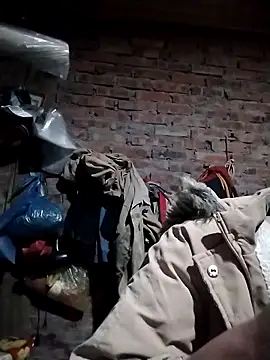   Ngoc20   online show from December 2, 2025, 6:15 am