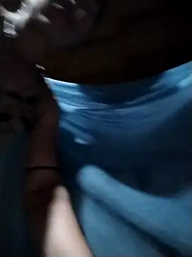   Ngoc20   online show from October 21, 2025, 5:18 am