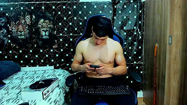 Snapshot of javiersexymann chatting on May 17, 2026, 1:05 am javiersexymann online show from May 17, 2026, 1:05 am