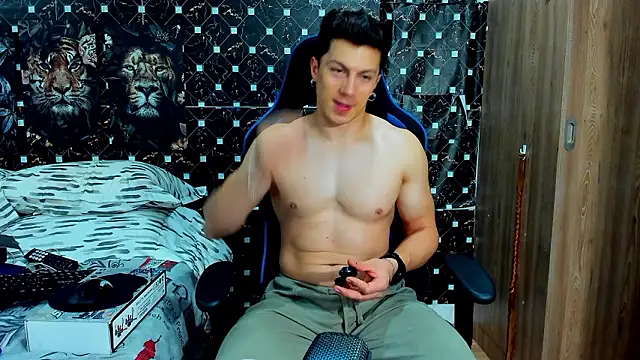 javiersexymann online show from March 2, 2026, 5:08 am