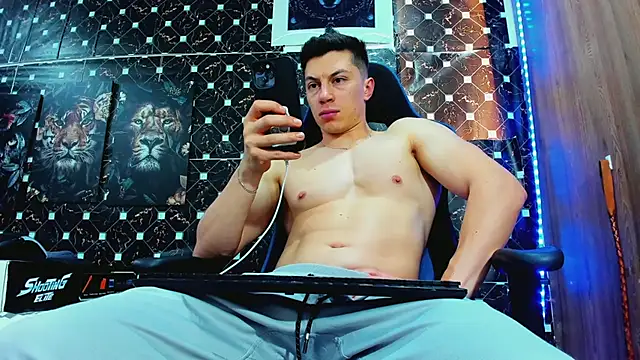 javiersexymann online show from June 24, 2026, 7:55 pm