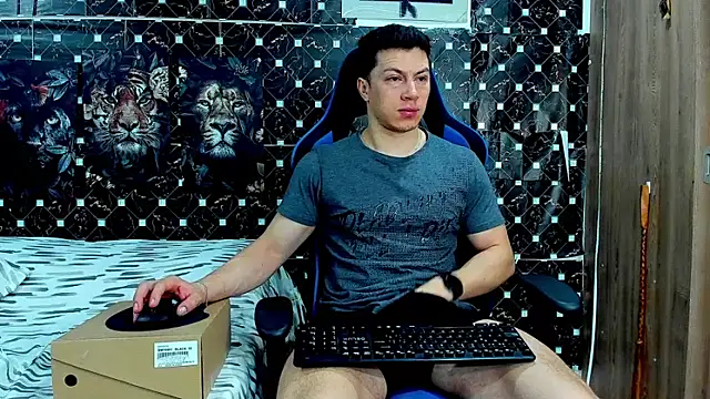 javiersexymann online show from August 6, 2026, 12:11 pm