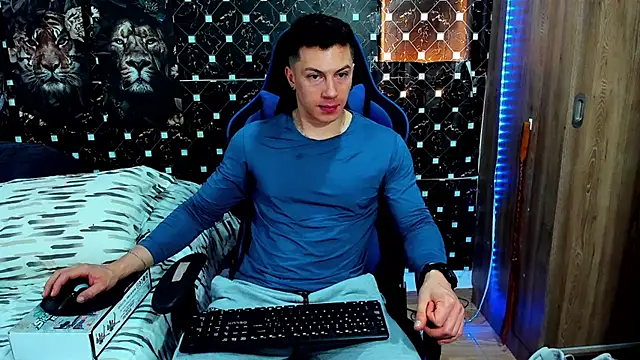 javiersexymann online show from July 16, 2026, 4:48 pm