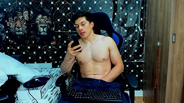 javiersexymann online show from March 20, 2026, 12:22 am