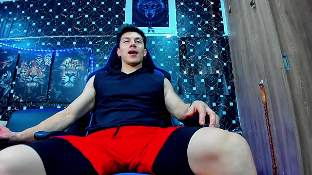 javiersexymann online show from September 17, 2025, 9:17 pm