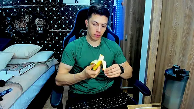 javiersexymann online show from July 25, 2026, 8:11 am