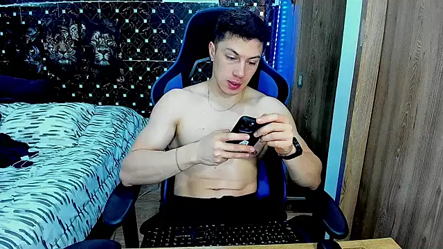 javiersexymann online show from July 28, 2026, 7:26 pm