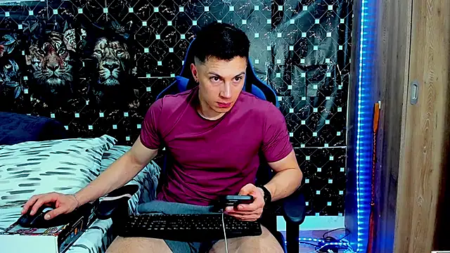 javiersexymann online show from July 14, 2026, 11:00 pm