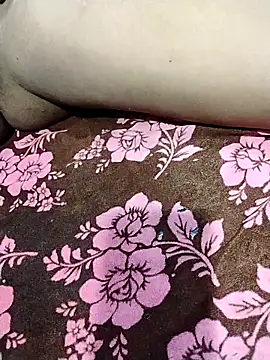 Suhani012 online show from September 23, 2025, 6:26 pm