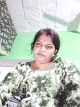 Snapshot of Rajnee33A chatting on November 5, 2025, 10:57 pm Rajnee33A online show from November 5, 2025, 10:57 pm