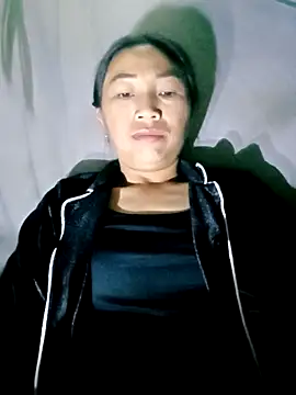 lucybaby00 online show from May 3, 2026, 10:24 pm