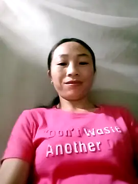 lucybaby00 online show from November 12, 2025, 6:56 pm